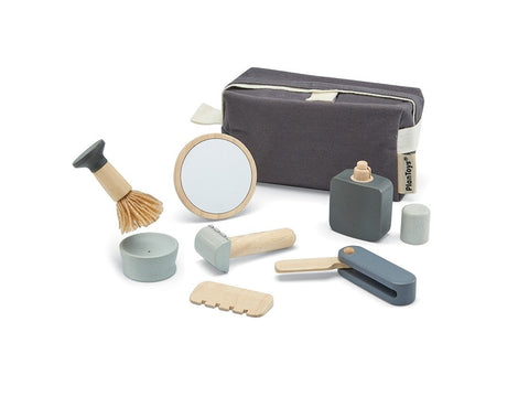 “Set de afeitar con utensilios de madera”