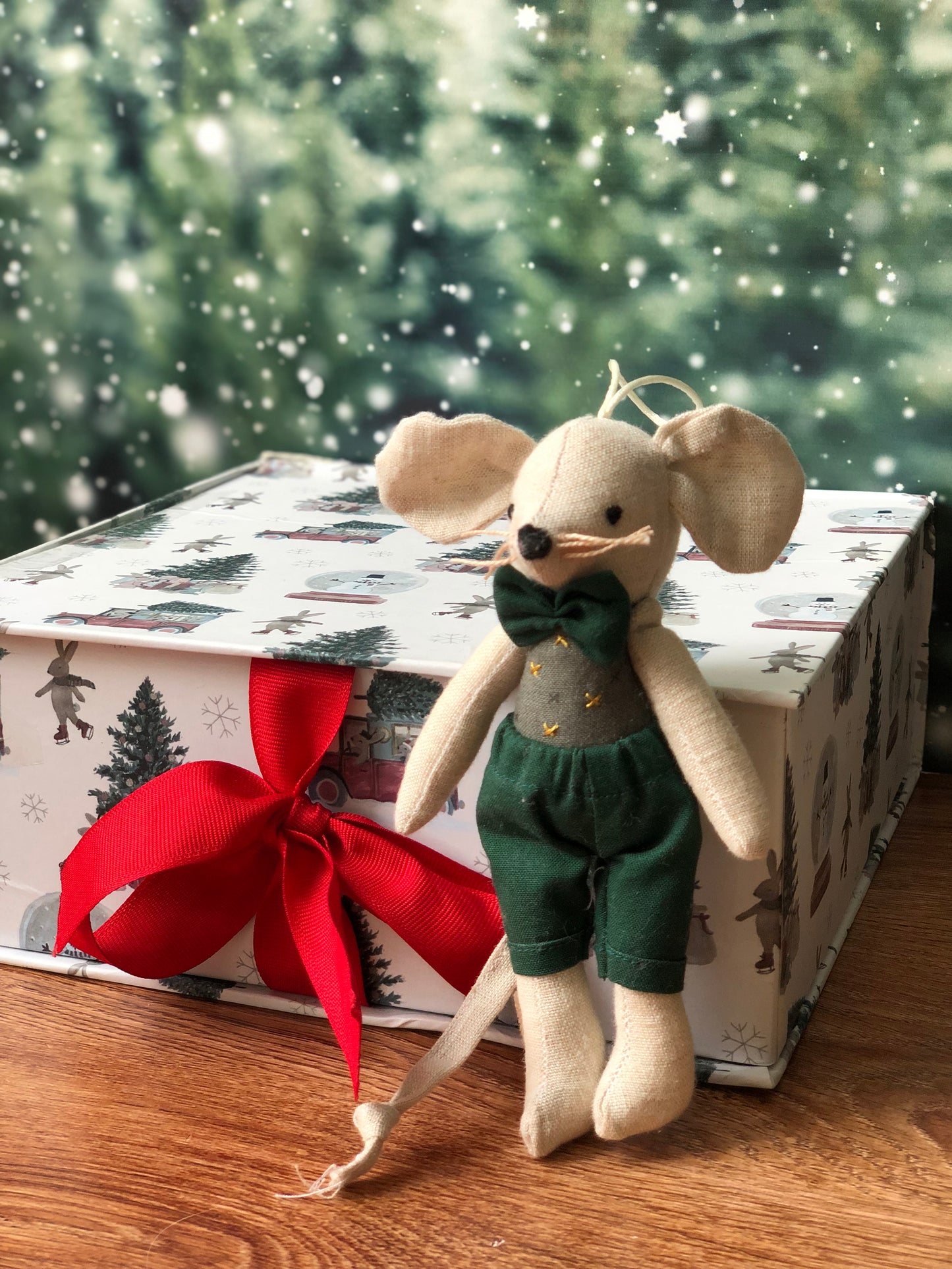 Ratoncito con short verde navideño