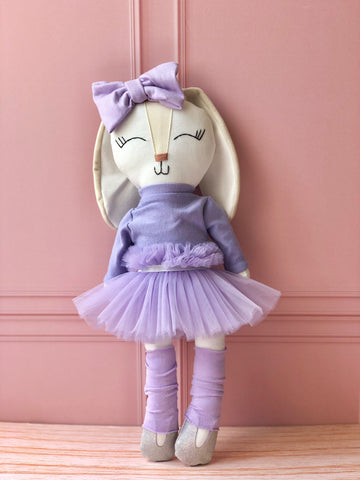 Coneja bailarina con tutu morado y moño (35 cm)