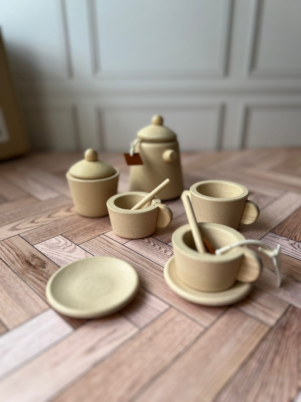 "Set de té de madera"